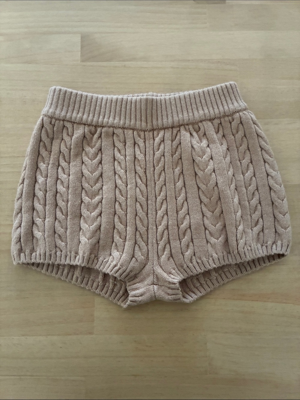 Seroya NYC Molly Cable-Knit Hot Short Tan Women’s XS